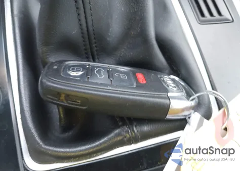 2014 Audi A4 2.0T Premium z USA, uszkodzony, nr VIN WAUHFAFL2EN015311